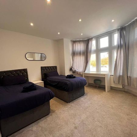 Star London Finchley Road 3-Bed Oasis With Garden Aparthotel ภายนอก รูปภาพ