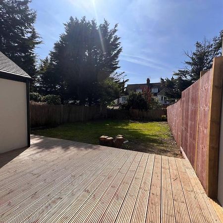 Star London Finchley Road 3-Bed Oasis With Garden Aparthotel ภายนอก รูปภาพ