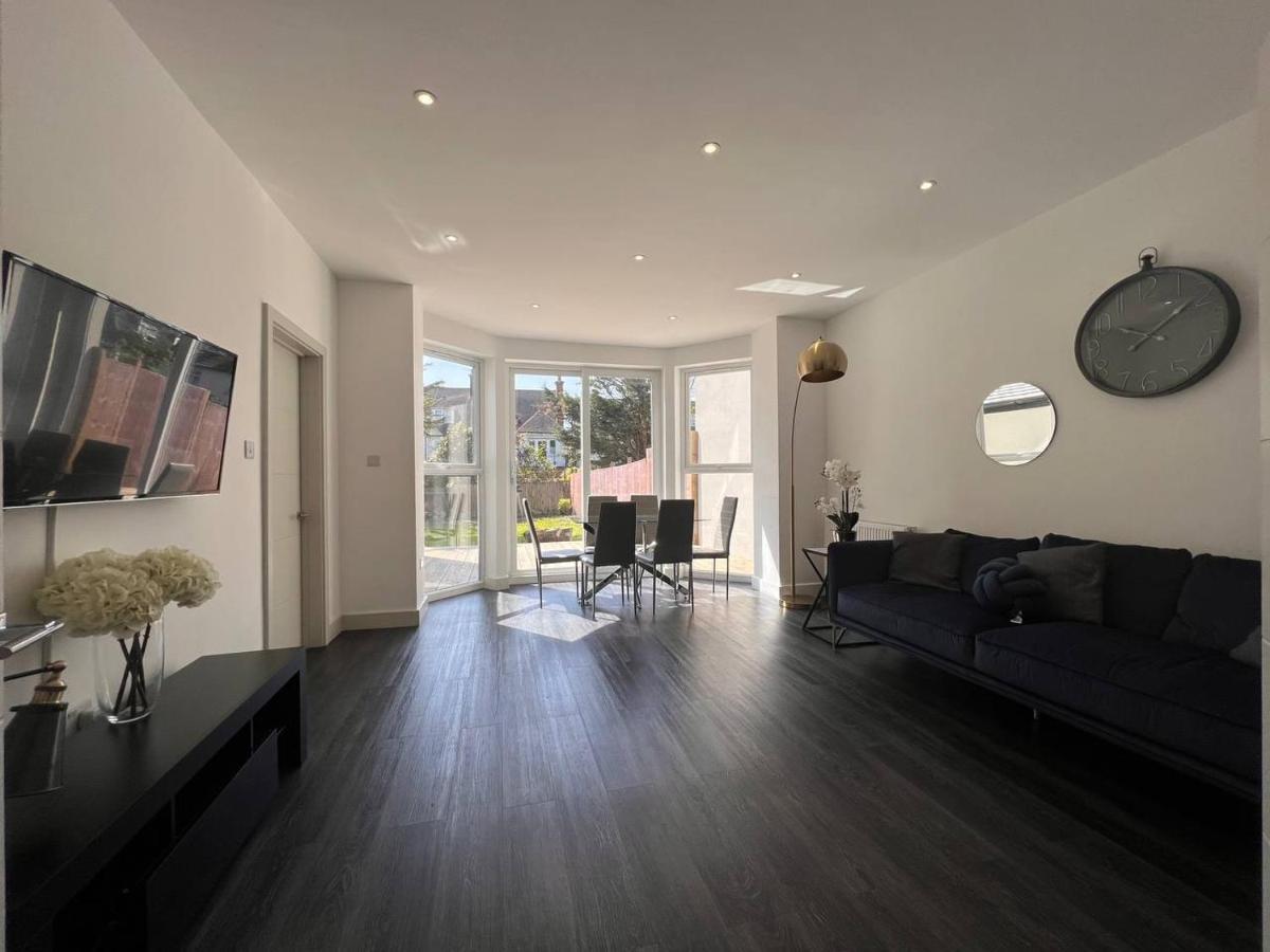 Star London Finchley Road 3-Bed Oasis With Garden Aparthotel ภายนอก รูปภาพ